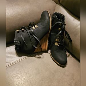 NAUTICA Women black ankle boots size 6